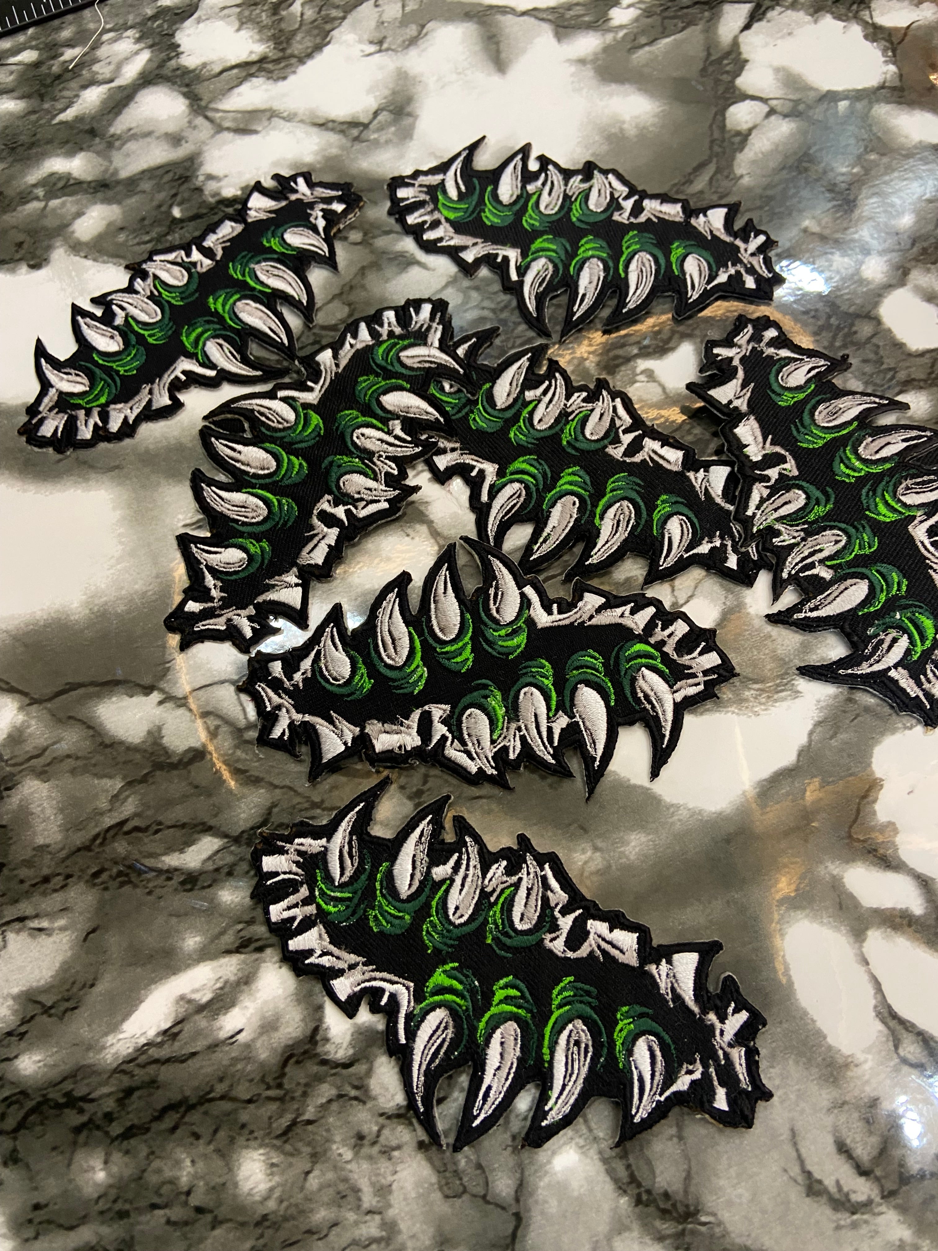 Monster Claw Embroidered Patch – Green & White Beast Talon Iron-On Badge
