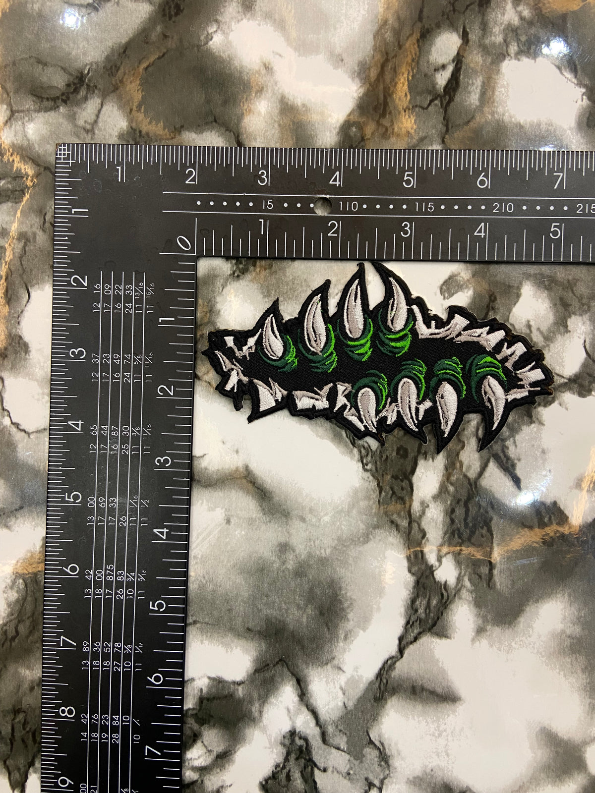Monster Claw Embroidered Patch – Green & White Beast Talon Iron-On Badge