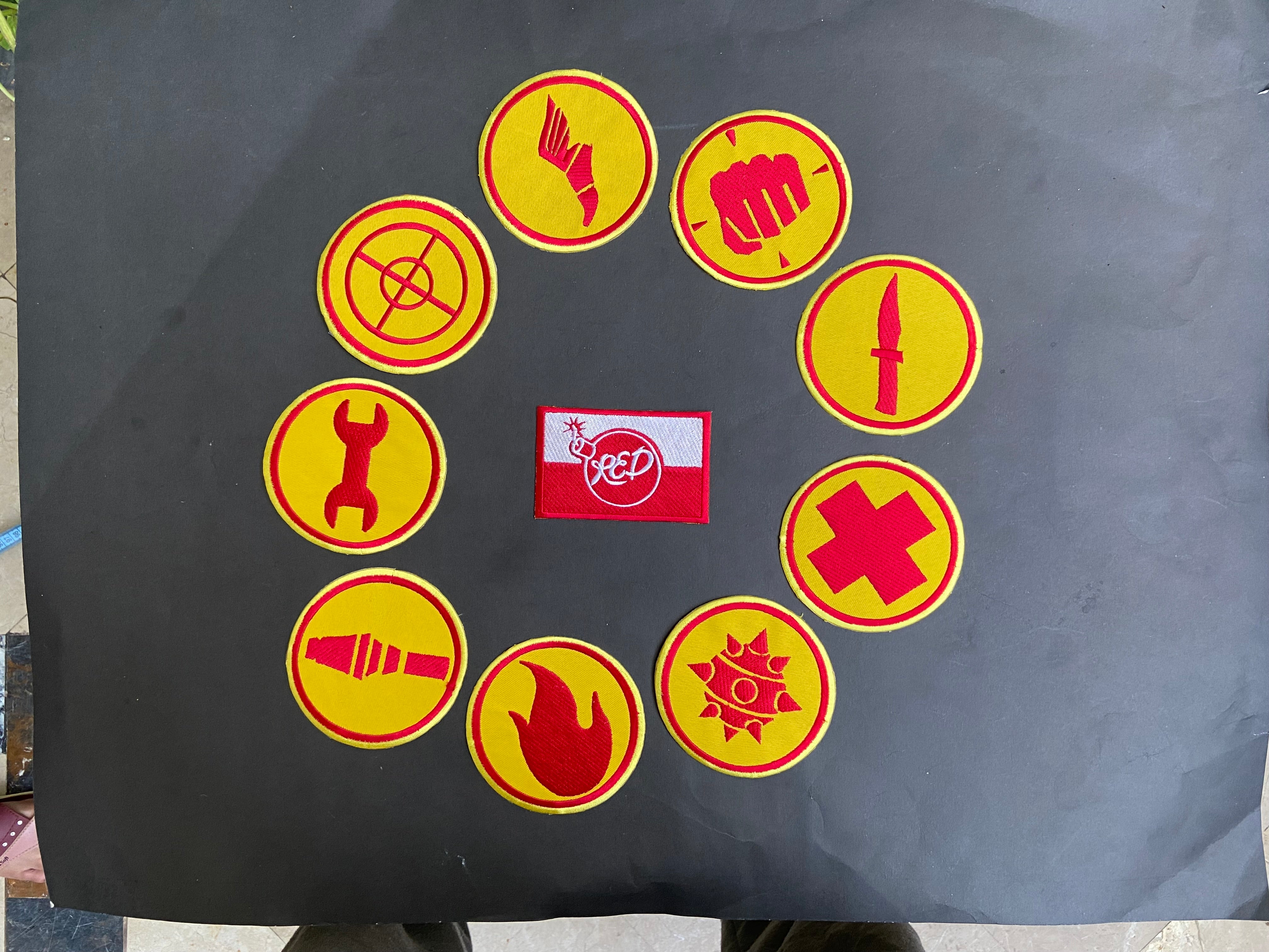 Team Fortress 2 RED Uniform Set Patches Embroidery Iron On Sew Badge DIY Prop Costume TF2 Pyro Soldier Spy Scout Medic Engineer Heavy Sniper