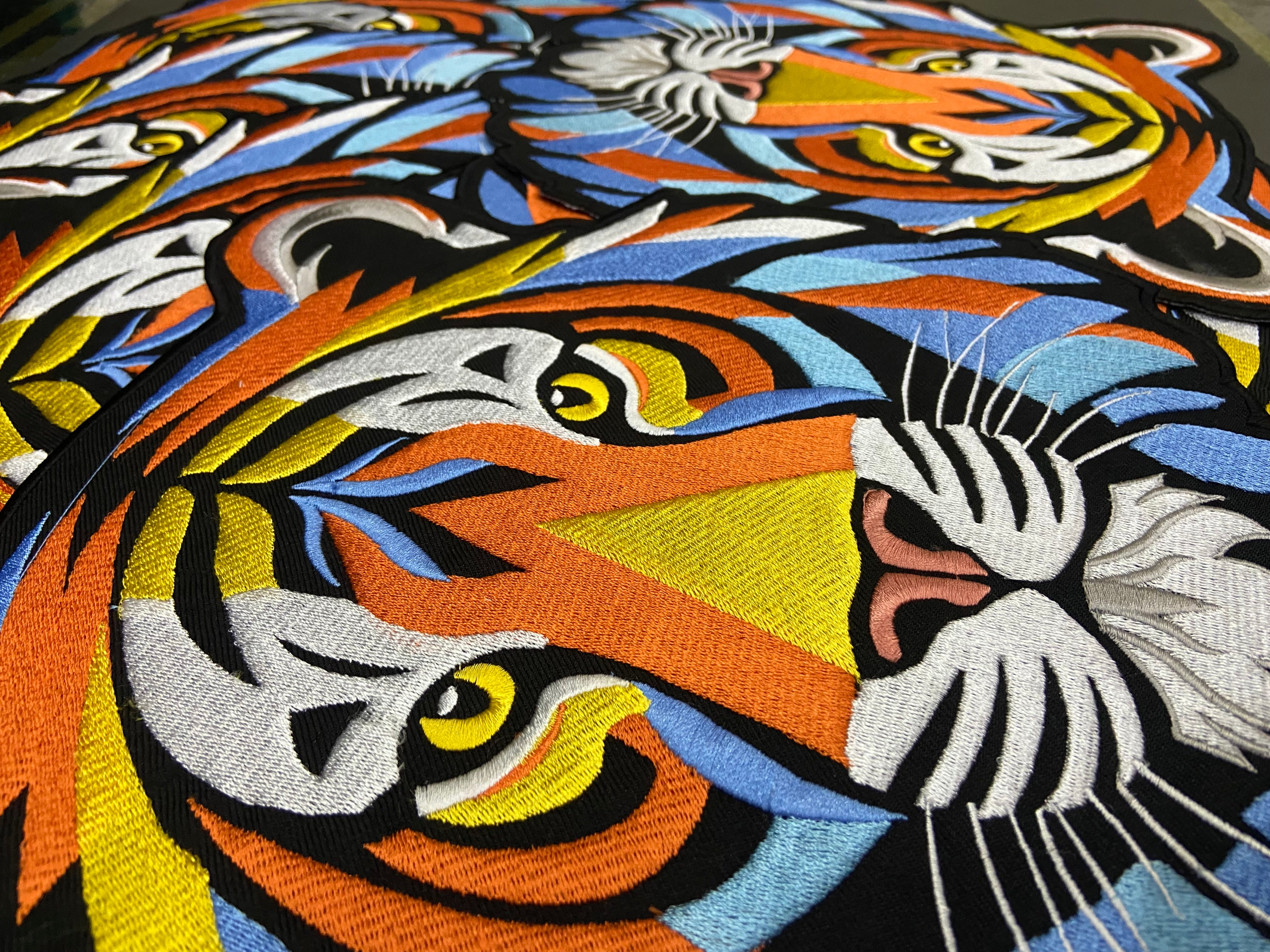 Vibrant Tiger Face Embroidery Patch: Iron-On or Sew-On Animal Applique