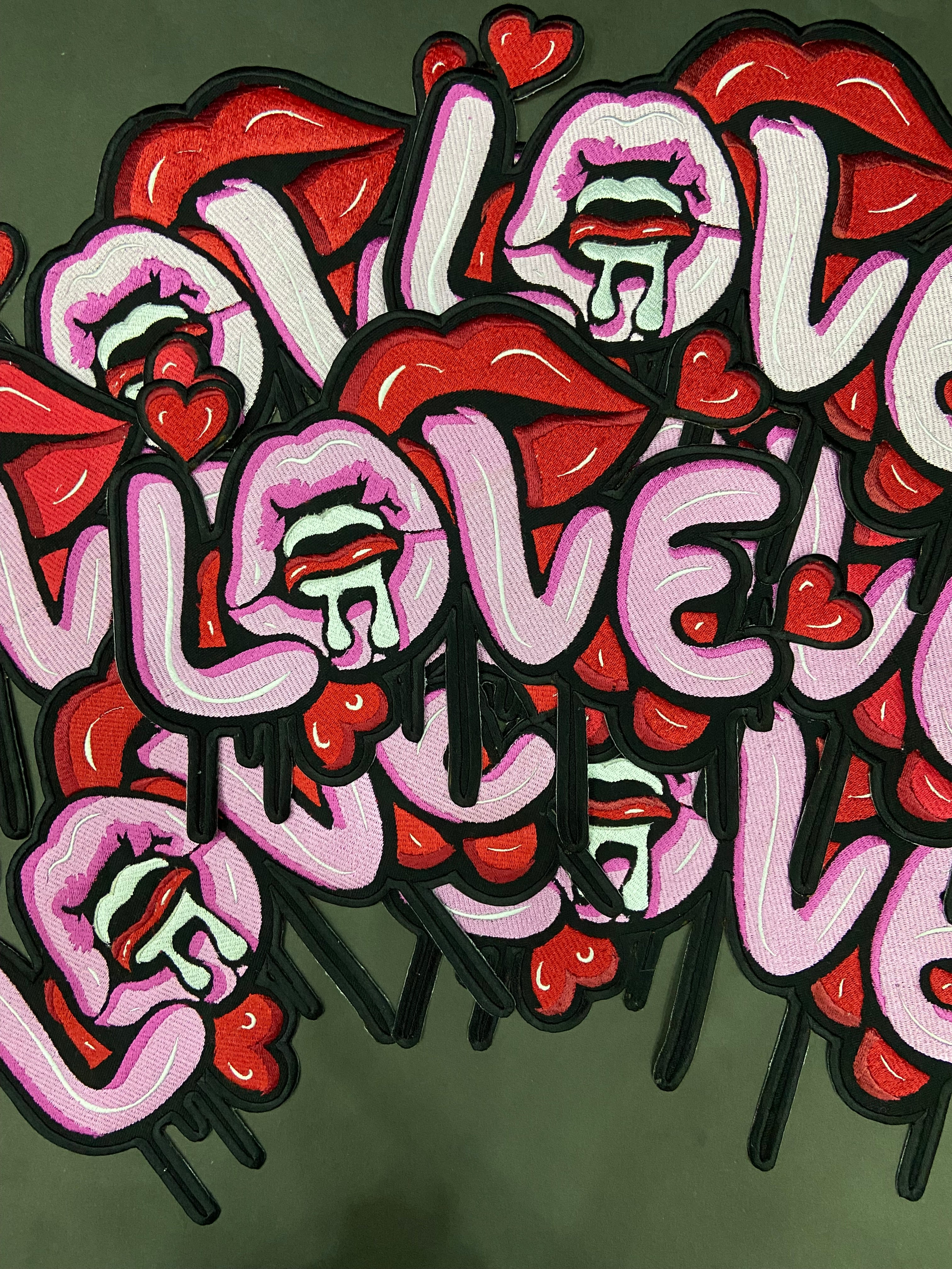 Dripping Love Lips Embroidered Patch – Streetwear Graffiti Applique Iron-On / Sew On for Jackets & Bags