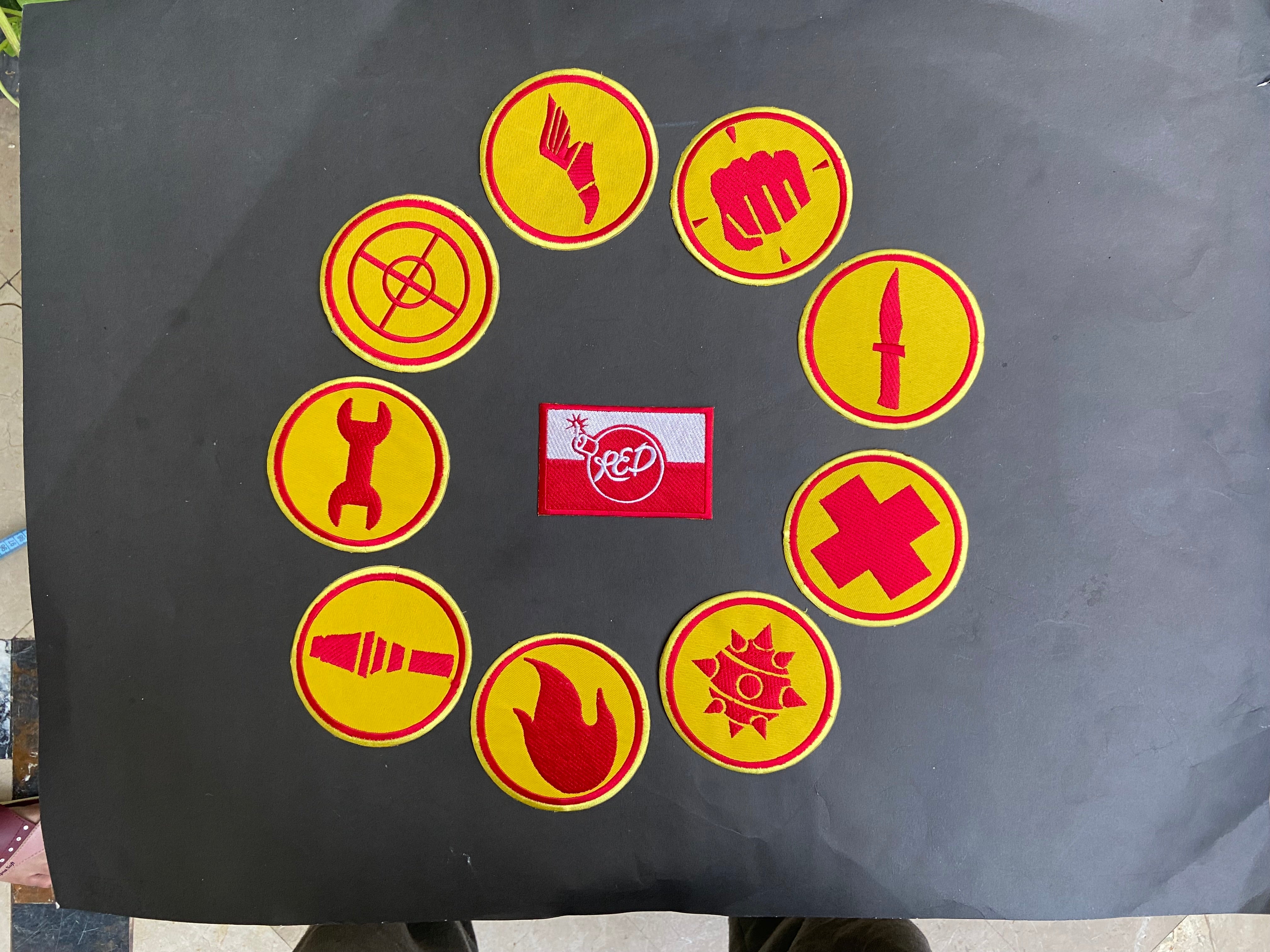 Team Fortress 2 RED Uniform Set Patches Embroidery Iron On Sew Badge DIY Prop Costume TF2 Pyro Soldier Spy Scout Medic Engineer Heavy Sniper