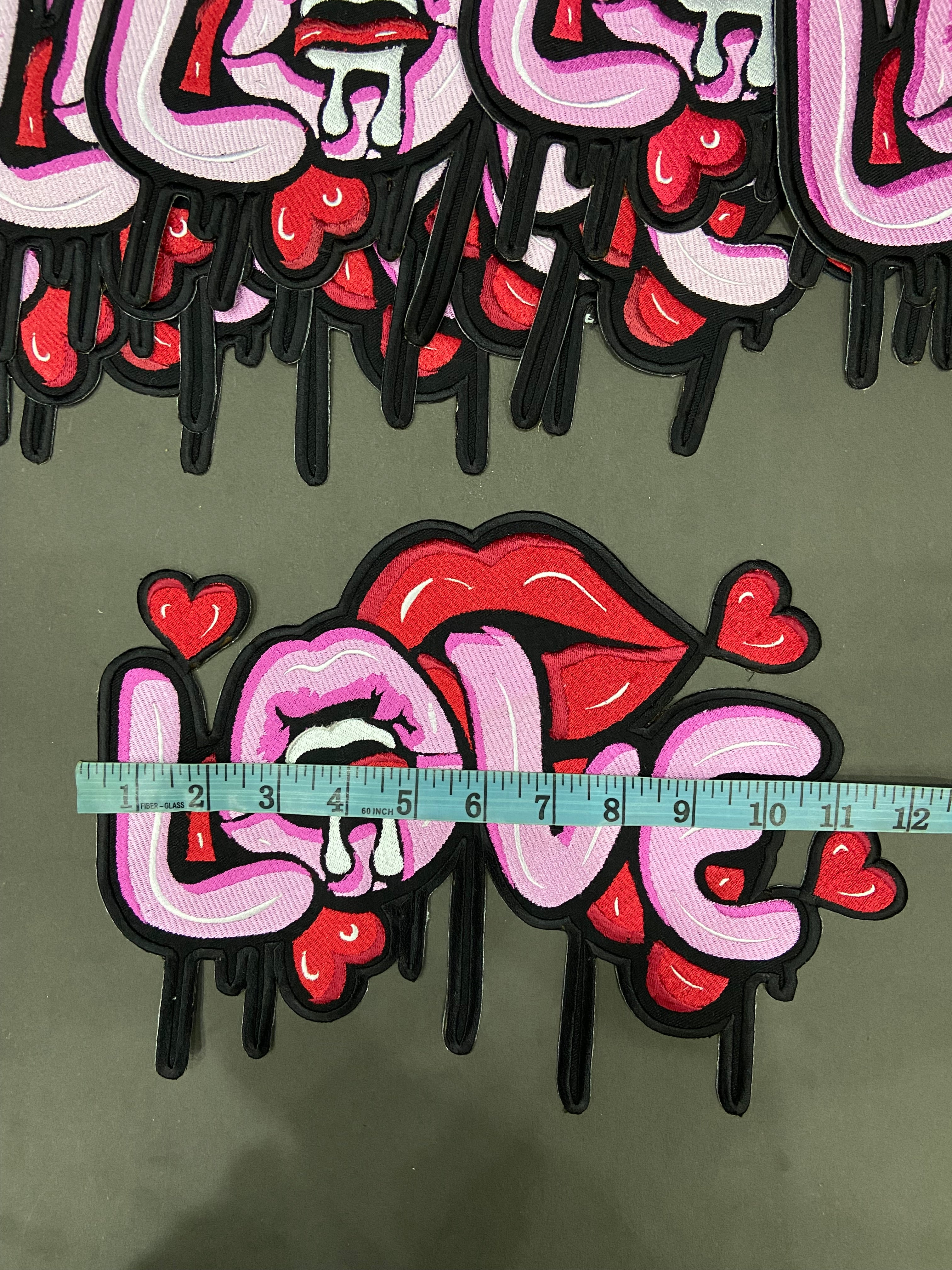 Dripping Love Lips Embroidered Patch – Streetwear Graffiti Applique Iron-On / Sew On for Jackets & Bags