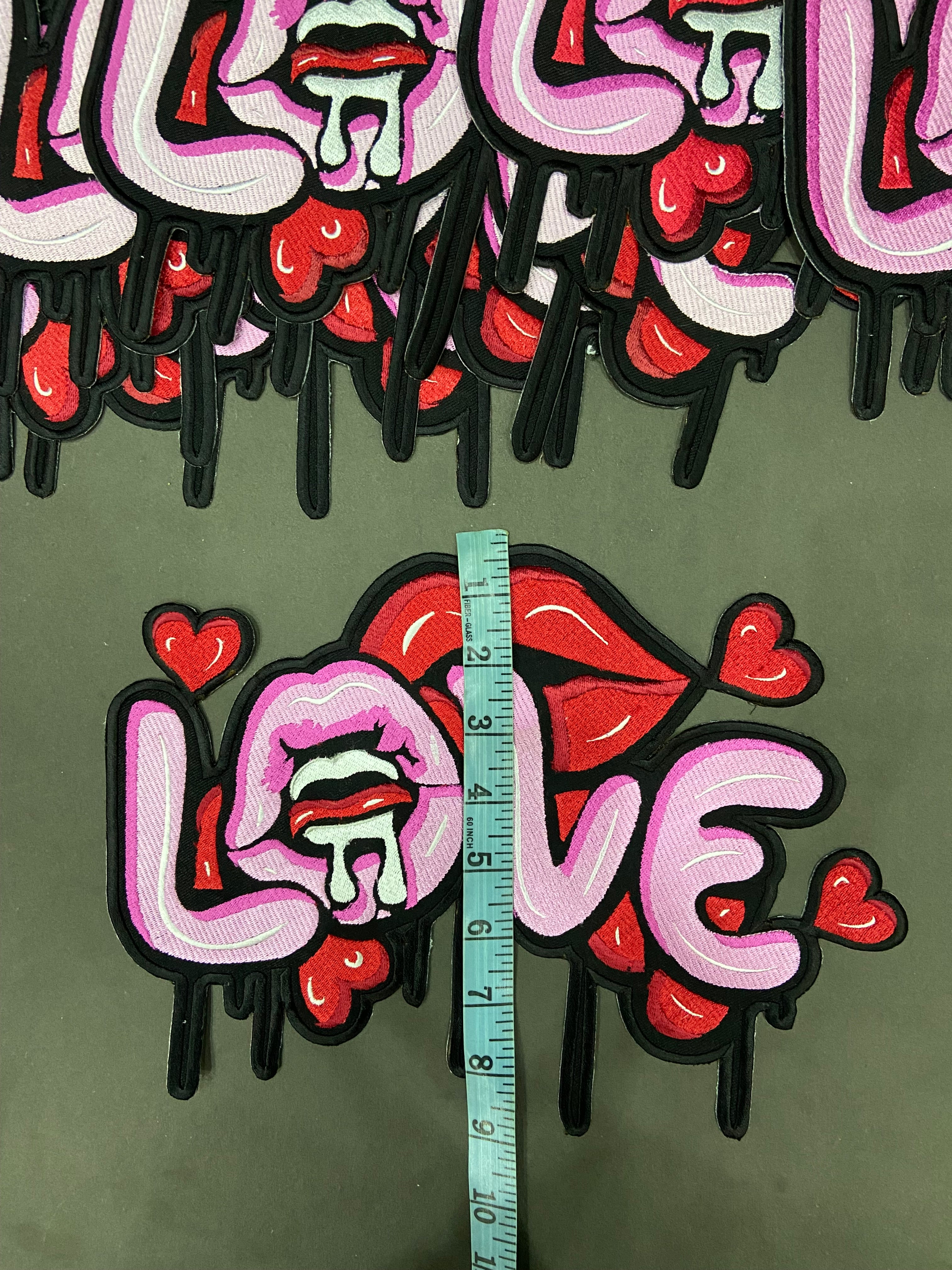 Dripping Love Lips Embroidered Patch – Streetwear Graffiti Applique Iron-On / Sew On for Jackets & Bags