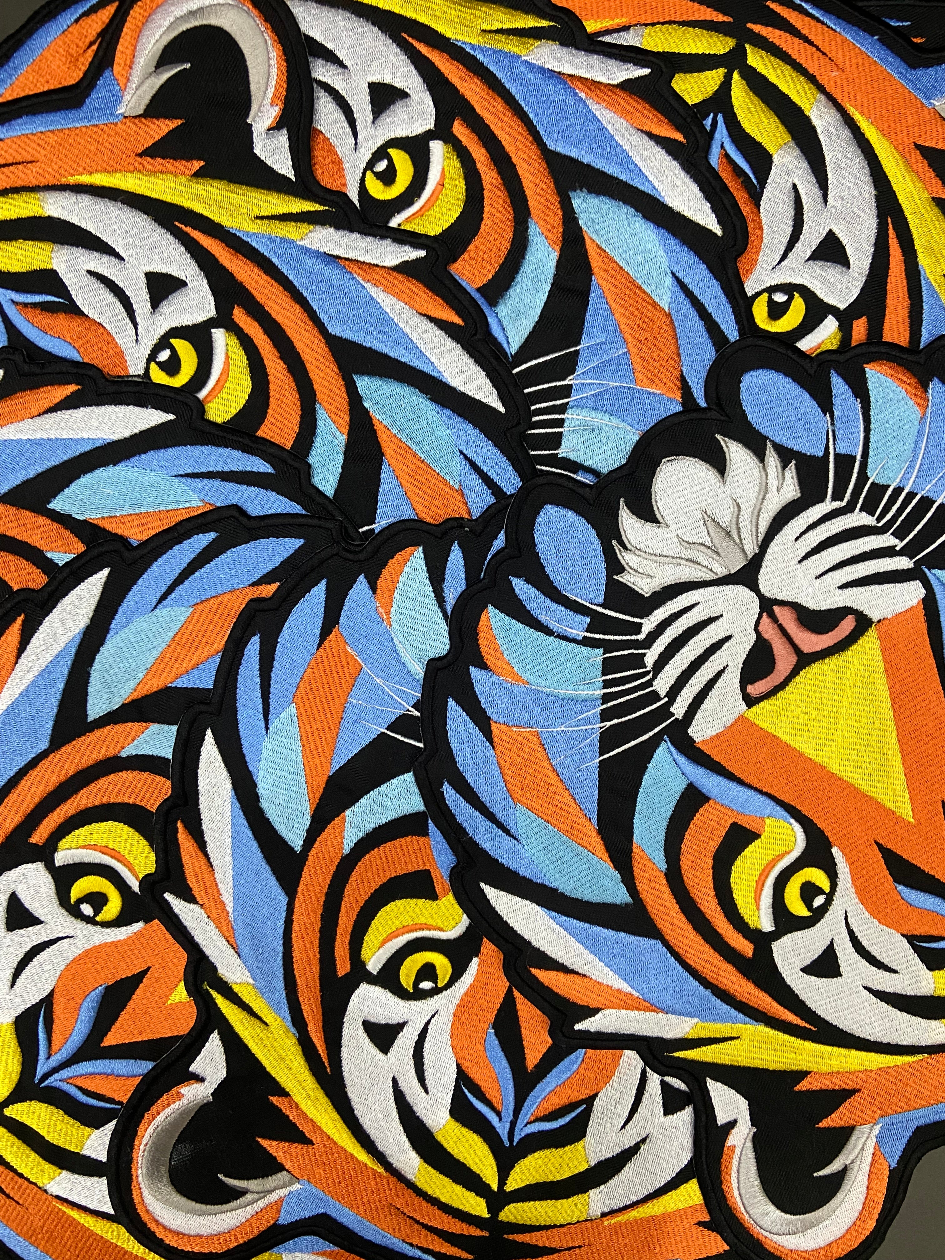 Vibrant Tiger Face Embroidery Patch: Iron-On or Sew-On Animal Applique